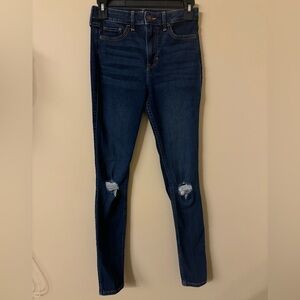 HIGH-RISE SUPER SKINNY HOLLISTER CLASSIC STRETCH JEANS